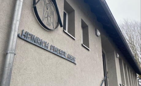 Dorfgemeinschaftshäuser als Orte der Demokratiegeschichte